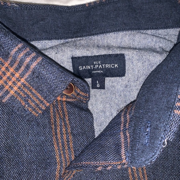 Men’s Flannel button down - Picture 2 of 3